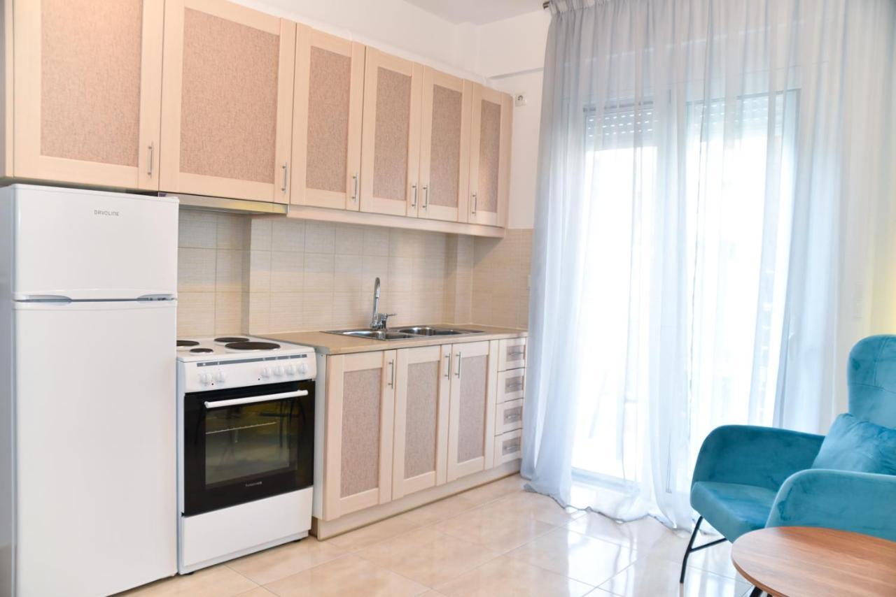 C&M Apartments Каламата Екстериор снимка