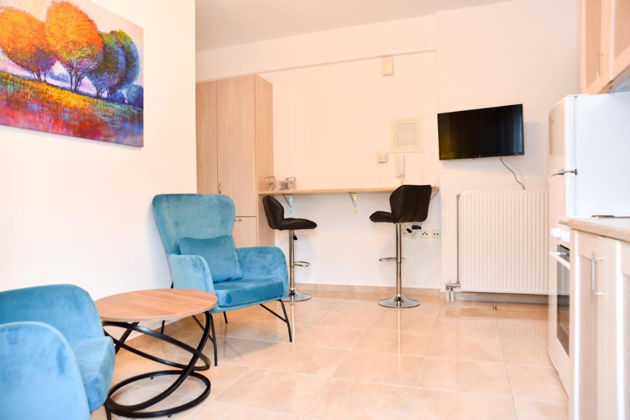 C&M Apartments Каламата Екстериор снимка